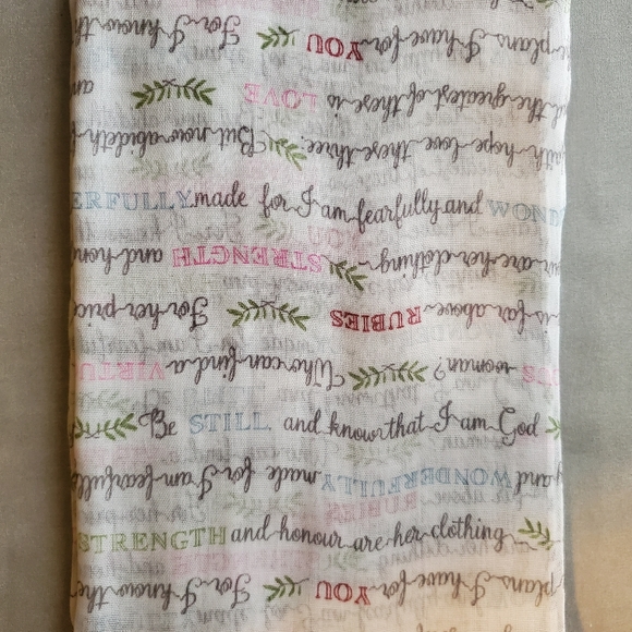 Thirty-One Virtuous Verses Scarf - Picture 2 of 2